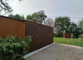 Garáže v barevném provedení 244