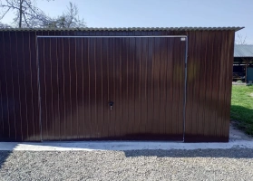 Garáže v barevném provedení 196