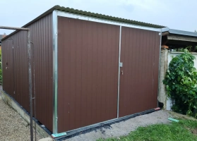 Garáže v barevném provedení 172