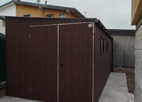 Garáže v barevném provedení 240