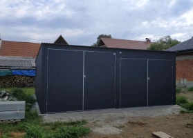 Garáže v barevném provedení 100