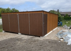 Garáže v barevném provedení 215