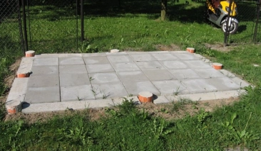 betonové patky + dlažba