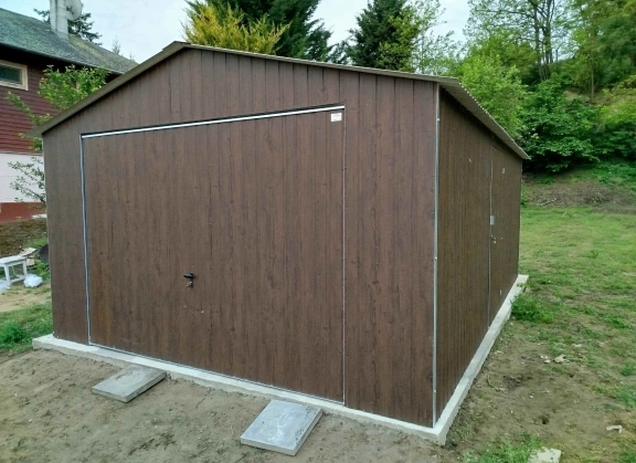 Garáže v barevném provedení 263