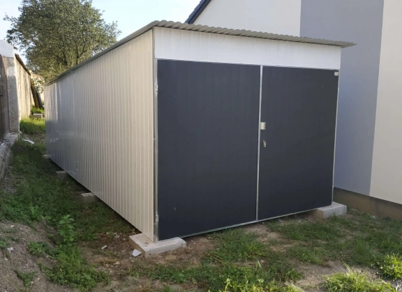 Garáže v barevném provedení 107