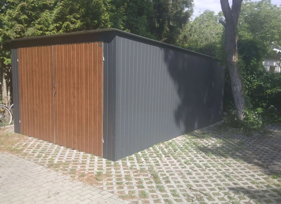 Garáže v barevném provedení 92