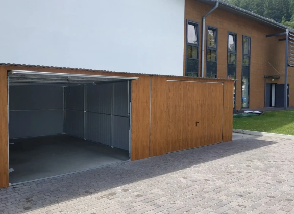 Garáže v barevném provedení 211