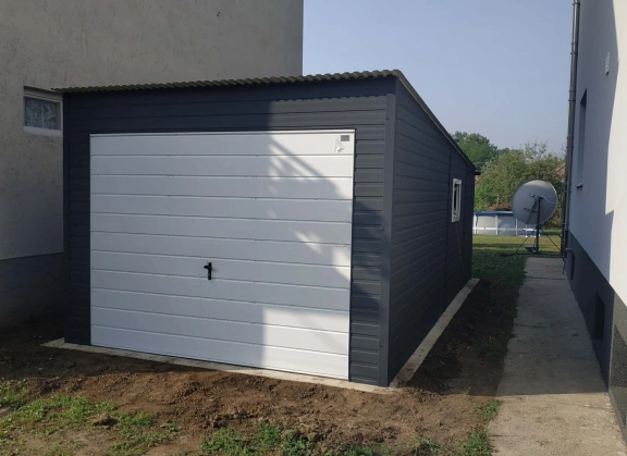 Garáže Premium 83