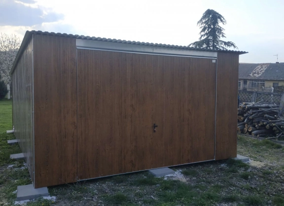 Garáže v barevném provedení 75